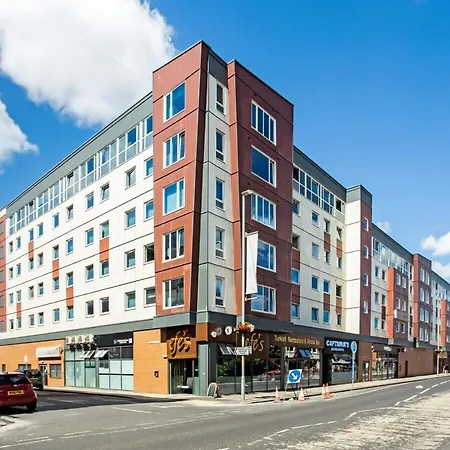 248 Halls Aparthotel *