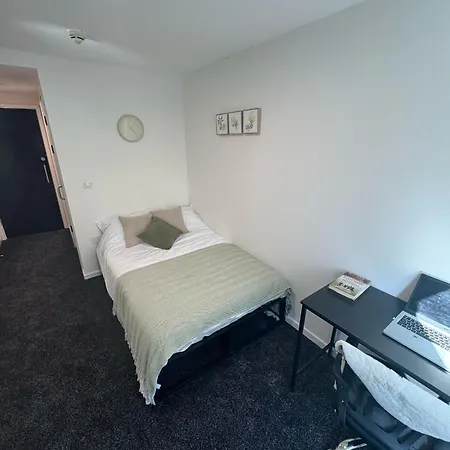 248 Halls Aparthotel *