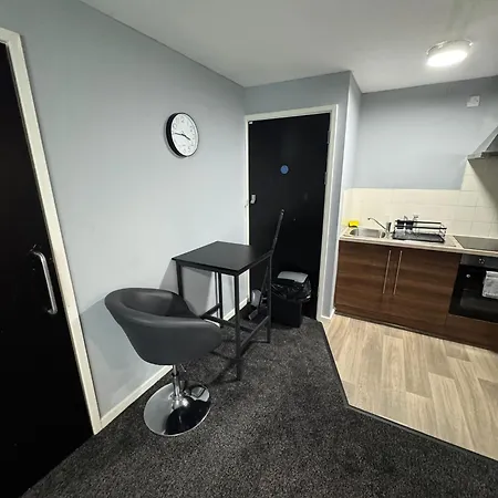 248 Halls Apart Otel