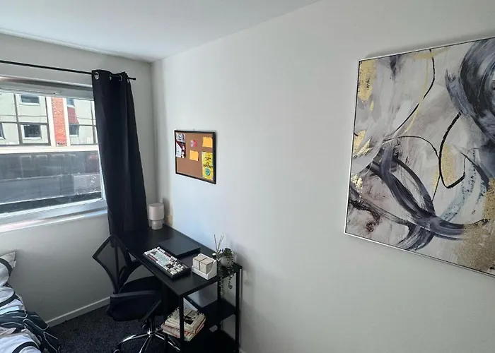 Aparthotel 248 Halls