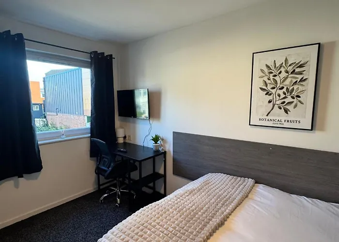 248 Halls Aparthotel 3*