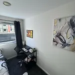 Aparthotel 248 Halls