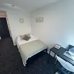 248 Halls Aparthotel 3*