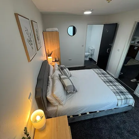 248 Halls Aparthotel 3*